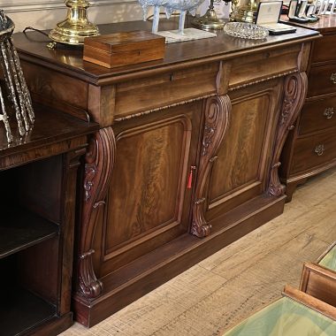 A  Robert Strahan two door mahogany side cabinet - Image 2