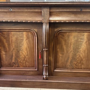 A  Robert Strahan two door mahogany side cabinet - Image 7